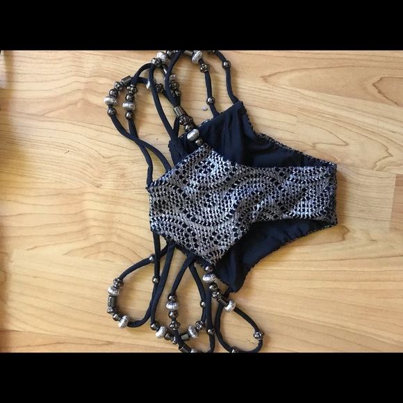 Beach Bunny beaded strappy bikini set - Picture 4 of 9
